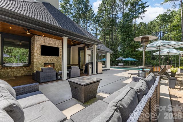 2418 Talbot Court, Sherrills Ford, NC 28673