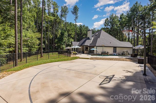 2418 Talbot Court, Sherrills Ford, NC 28673