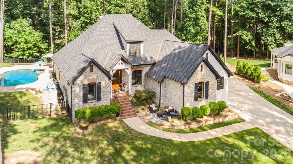 2418 Talbot Court, Sherrills Ford, NC 28673