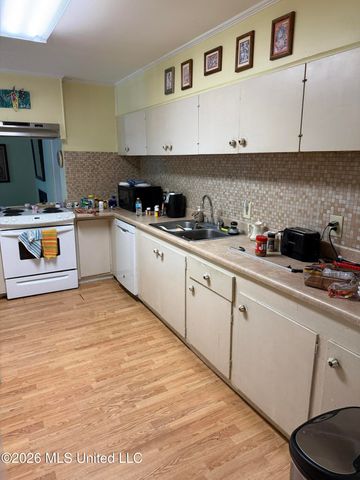 495 Gay Avenue, Gulfport, MS 39507