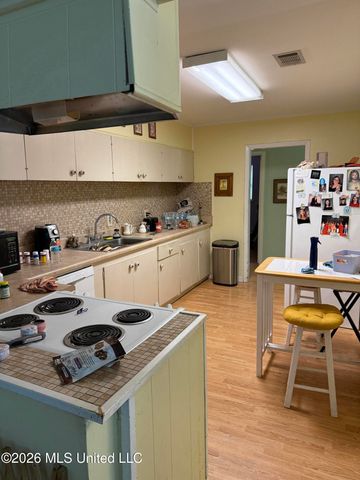 495 Gay Avenue, Gulfport, MS 39507