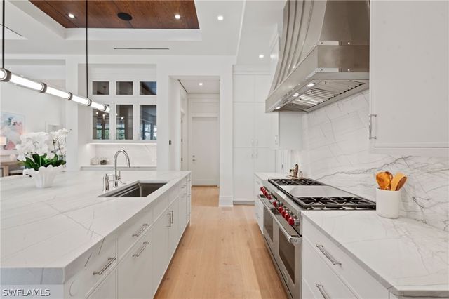 408 16th AVE S, Naples, FL 34102