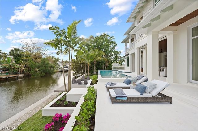 408 16th AVE S, Naples, FL 34102