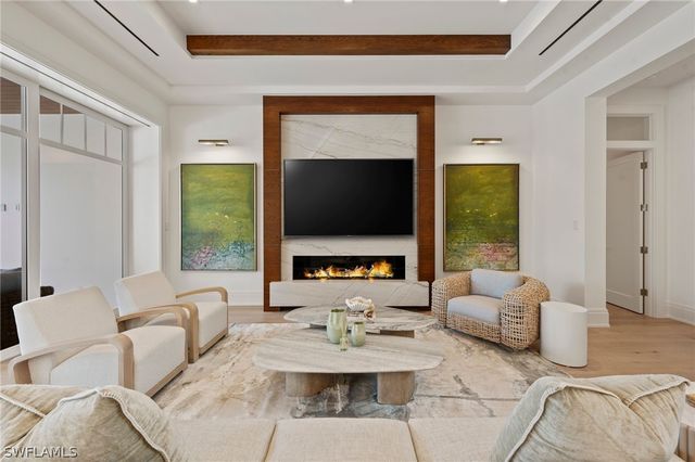 408 16th AVE S, Naples, FL 34102