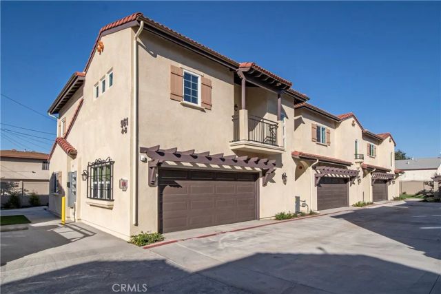961 E Phillips Boulevard 01, Pomona, CA 91766