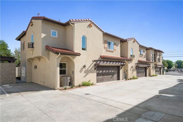 961 E Phillips Boulevard 01, Pomona, CA 91766