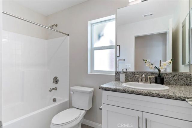 961 E Phillips Boulevard 01, Pomona, CA 91766