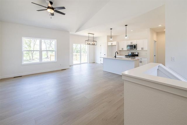1780 Kyle Circle, Beloit, WI 53511