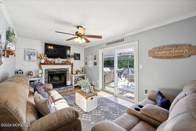 33 Bronia Street, Howell, NJ 07731