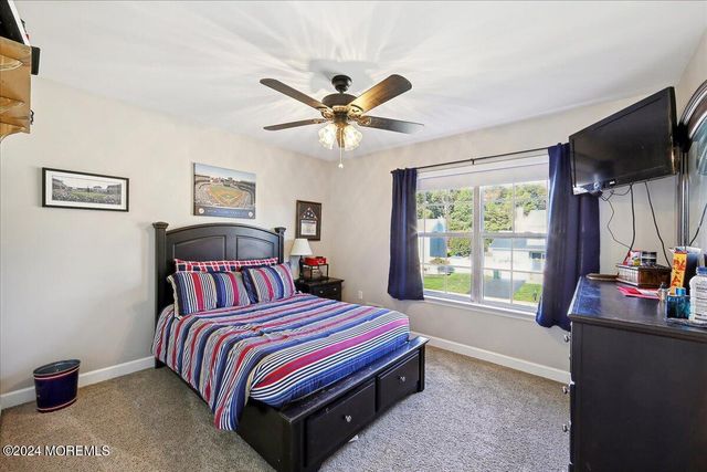33 Bronia Street, Howell, NJ 07731