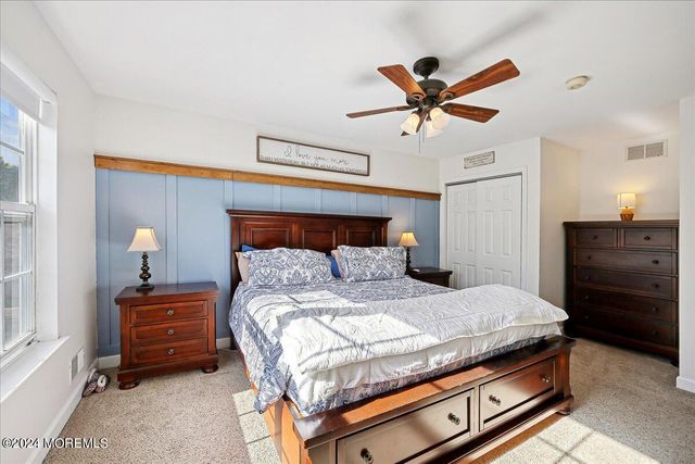 33 Bronia Street, Howell, NJ 07731
