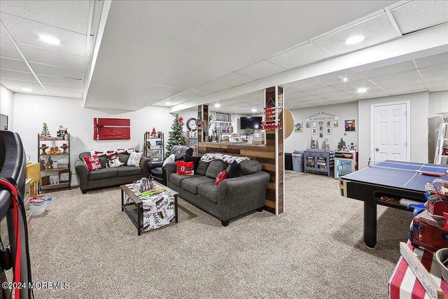 33 Bronia Street, Howell, NJ 07731