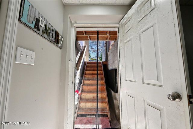 33 Bronia Street, Howell, NJ 07731