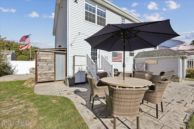 33 Bronia Street, Howell, NJ 07731