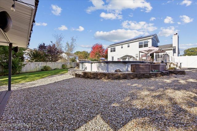 33 Bronia Street, Howell, NJ 07731