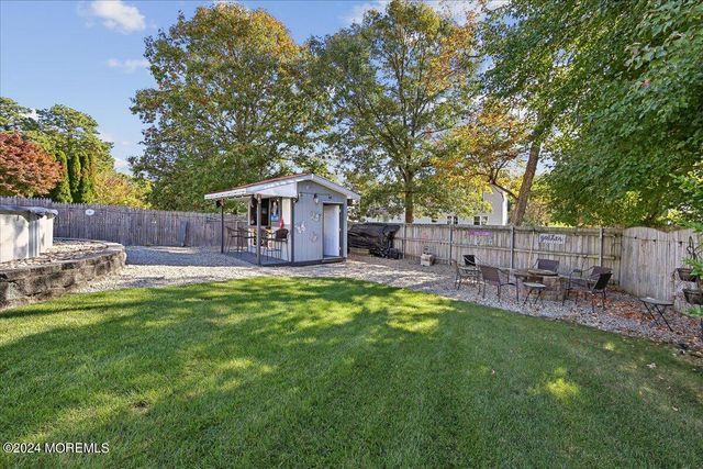 33 Bronia Street, Howell, NJ 07731