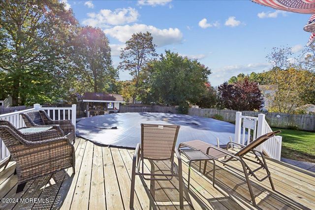 33 Bronia Street, Howell, NJ 07731