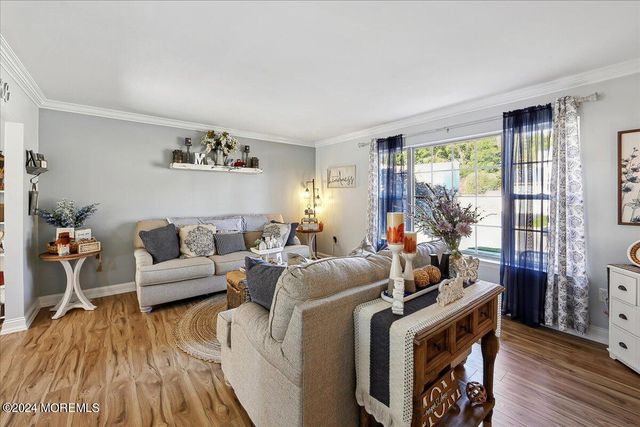 33 Bronia Street, Howell, NJ 07731