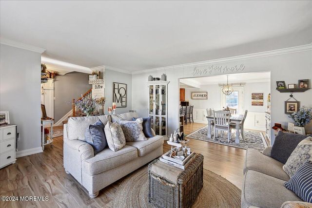 33 Bronia Street, Howell, NJ 07731