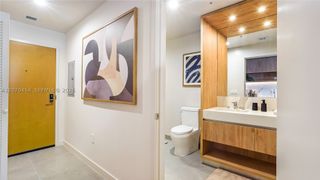 11 NE 6th St 808, Miami, FL 33132