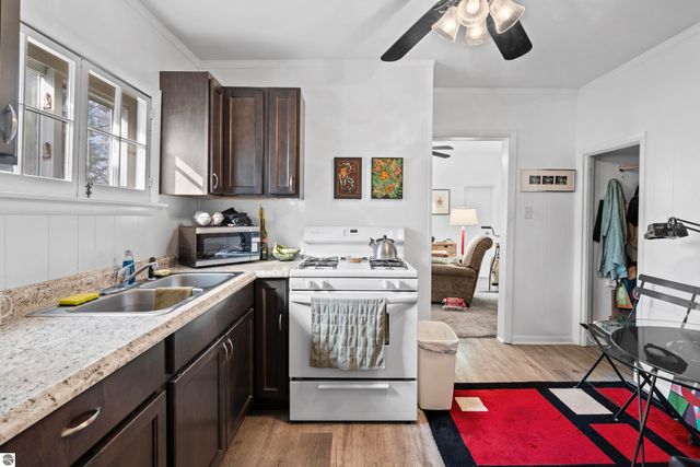 517 S Oak Street, Traverse City, MI 49684