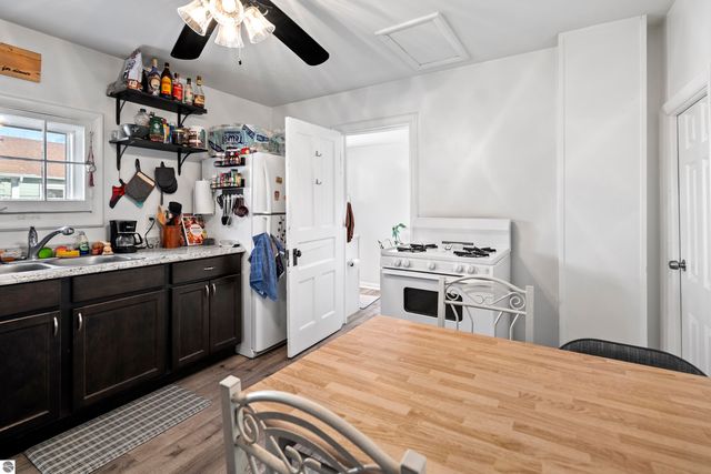 517 S Oak Street, Traverse City, MI 49684