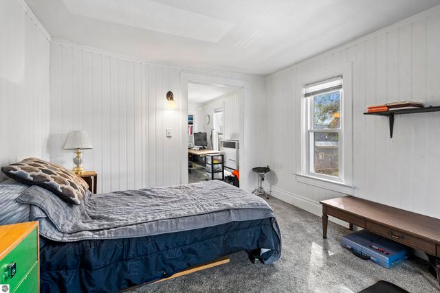 517 S Oak Street, Traverse City, MI 49684