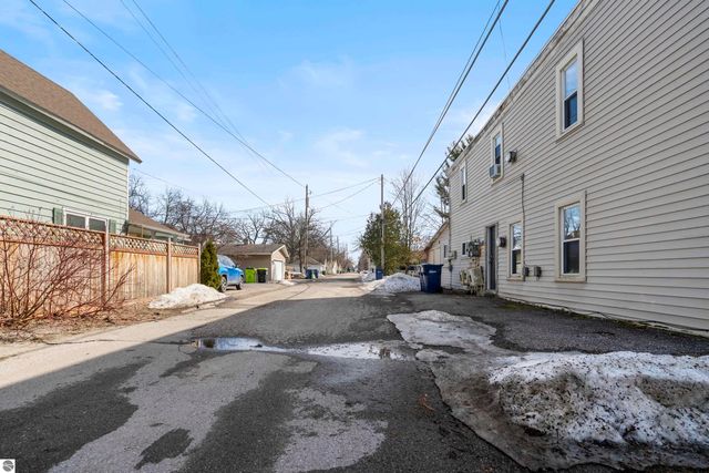 517 S Oak Street, Traverse City, MI 49684