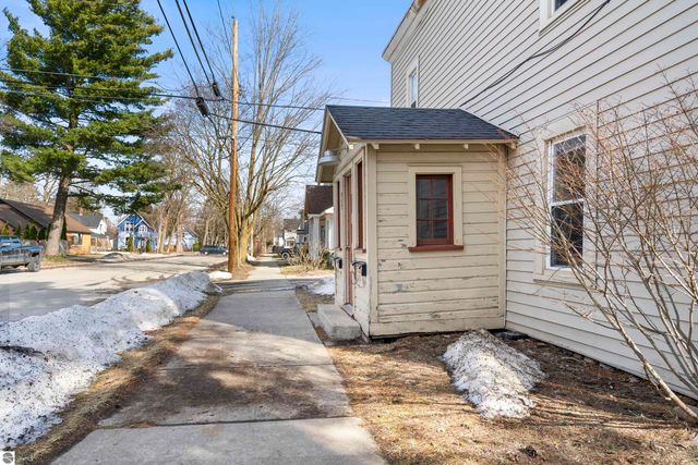 517 S Oak Street, Traverse City, MI 49684