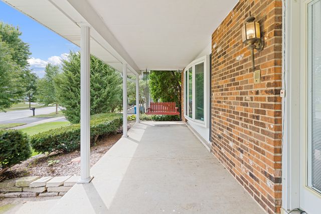 1720 Bolson Drive, Downers Grove, IL 60516