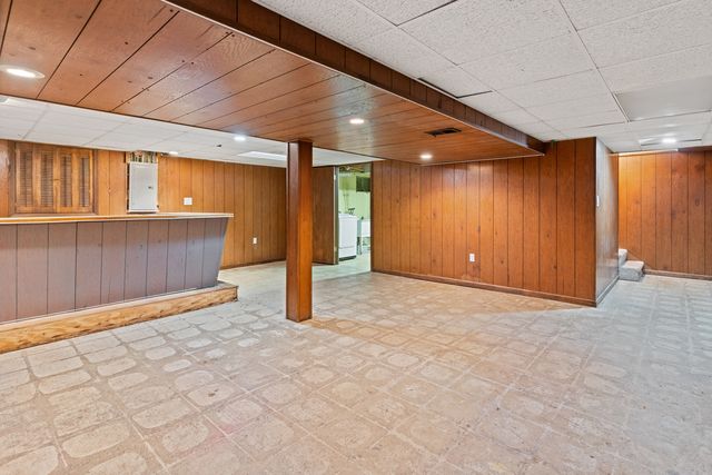 1720 Bolson Drive, Downers Grove, IL 60516