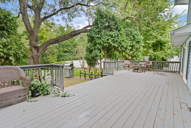 1720 Bolson Drive, Downers Grove, IL 60516
