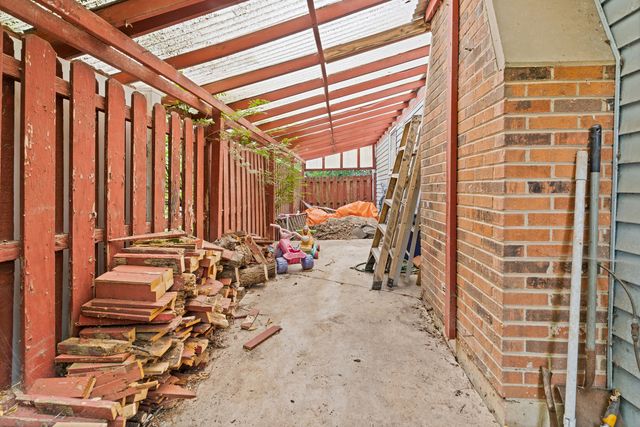 1720 Bolson Drive, Downers Grove, IL 60516