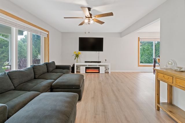 1720 Bolson Drive, Downers Grove, IL 60516