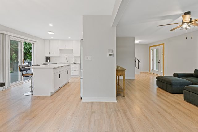 1720 Bolson Drive, Downers Grove, IL 60516