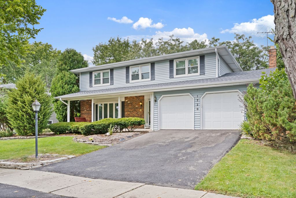 1720 Bolson Drive, Downers Grove, IL 60516