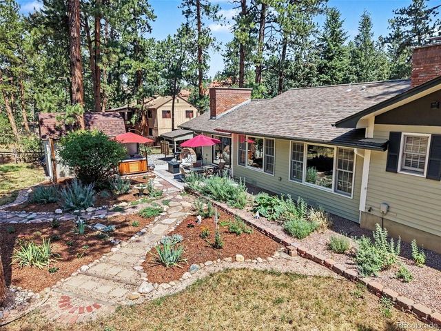 4976 Red Rock Dr, Larkspur, CO 80118
