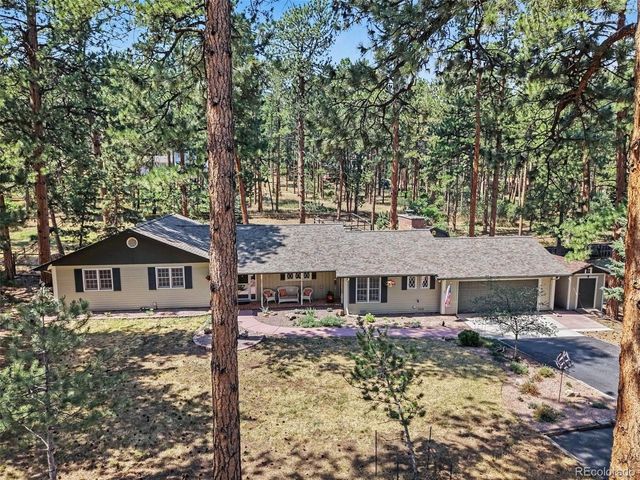 4976 Red Rock Dr, Larkspur, CO 80118
