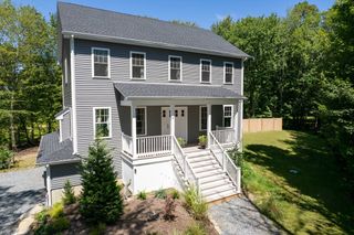 4 Swansom Rd, Swansea, MA 02777