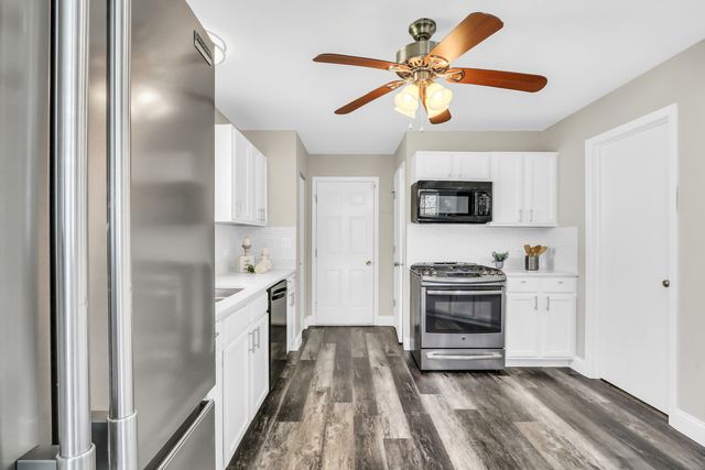38312 Imperial Lane, Beach Park, IL 60087