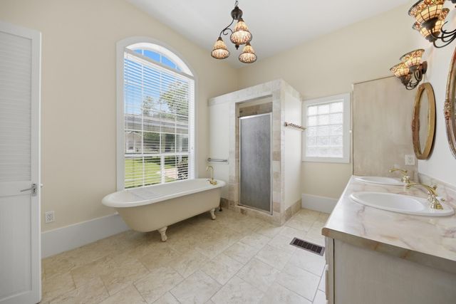 1406 Victoria Street, Navasota, TX 77868