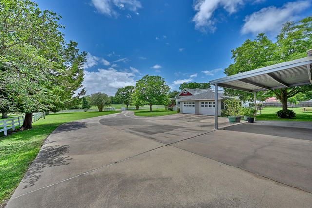 1406 Victoria Street, Navasota, TX 77868