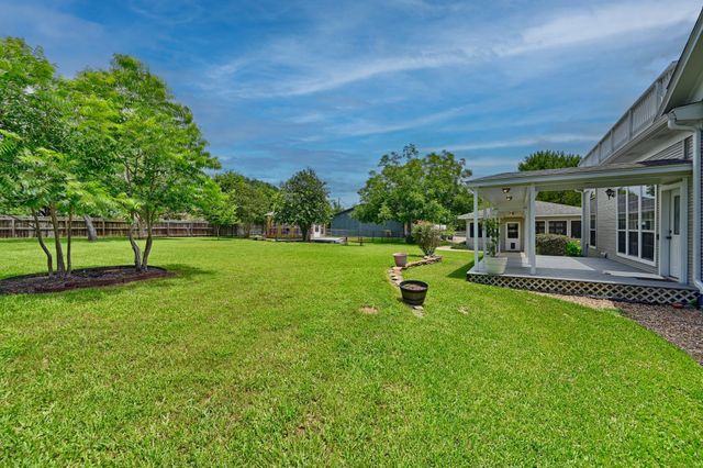 1406 Victoria Street, Navasota, TX 77868
