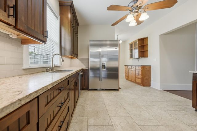 1406 Victoria Street, Navasota, TX 77868