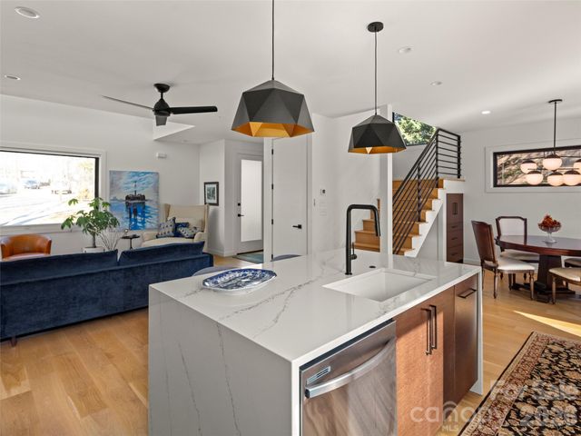 60 Harvard Place, Asheville, NC 28806