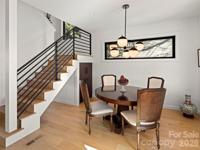 60 Harvard Place, Asheville, NC 28806