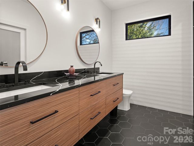 60 Harvard Place, Asheville, NC 28806