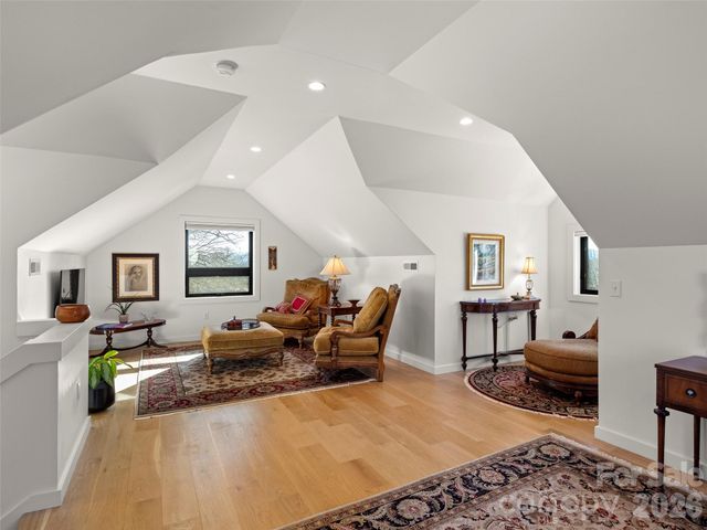 60 Harvard Place, Asheville, NC 28806