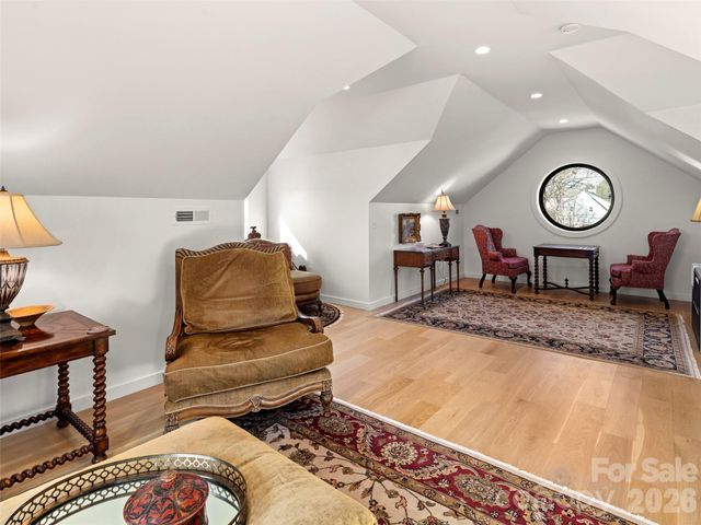 60 Harvard Place, Asheville, NC 28806