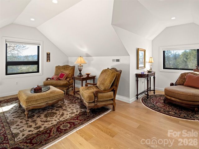 60 Harvard Place, Asheville, NC 28806